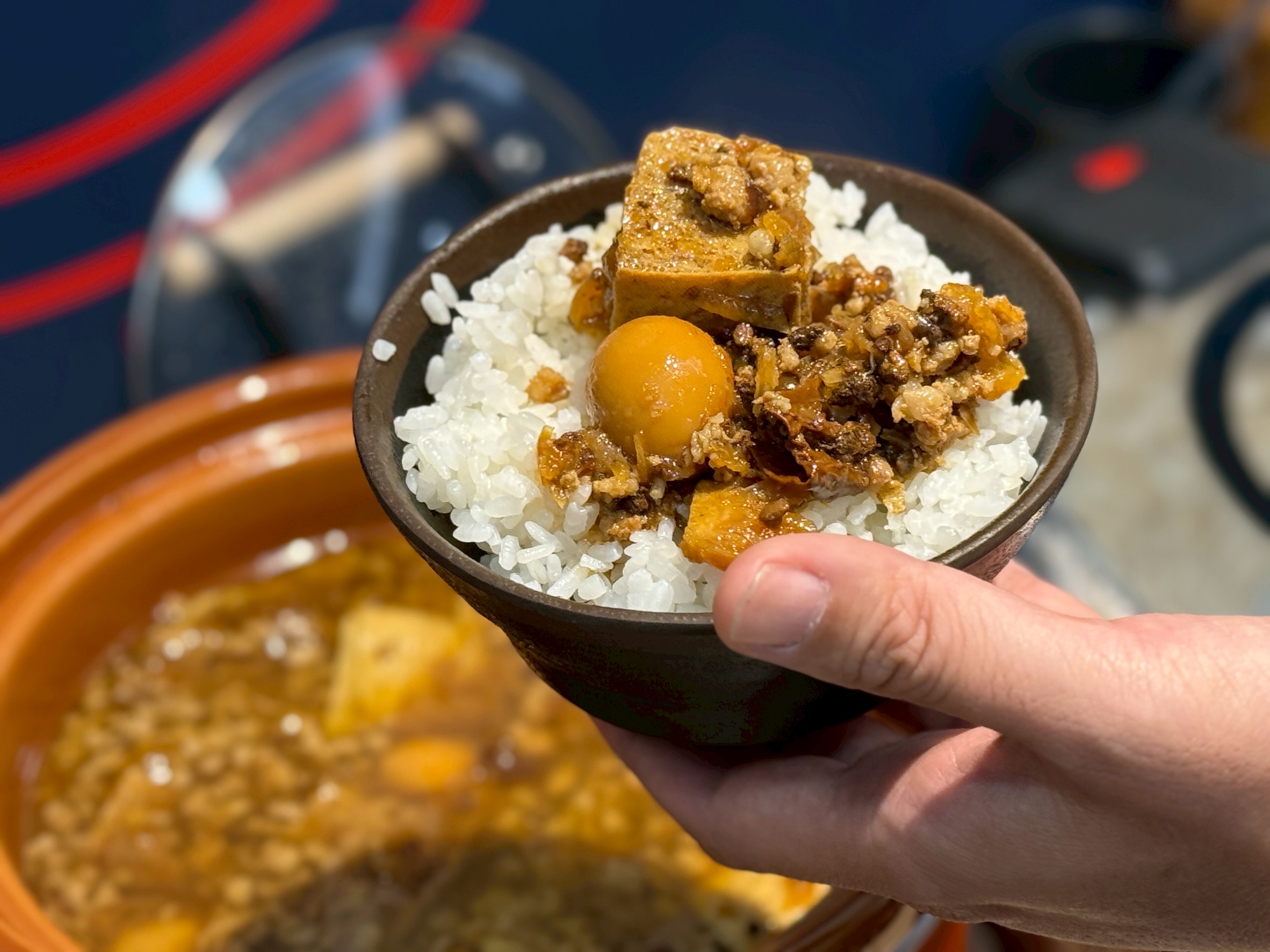 【桃園火鍋推薦】饗點鍋精緻鍋物桃園成功店:18盎司浮誇極寵和牛 + 巨龍龍蝦海陸拼盤還有蔬菜飲料冰淇淋水果自助吧吃到飽 - 第12張圖