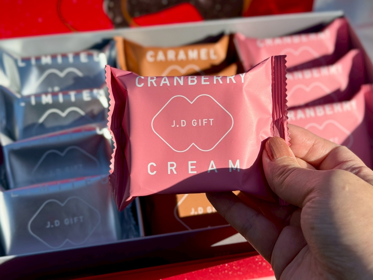 【2026春節禮盒推薦】簡單李:神級奶油夾心餅乾馬年過年禮盒「馭馬歸真」:不只是餅乾,是勇敢與祝福的油畫藝術品! - 第10張圖 【2026春節禮盒推薦】簡單李:神級奶油夾心餅乾馬年過年禮盒「馭馬歸真」:不只是餅乾,是勇敢與祝福的油畫藝術品!