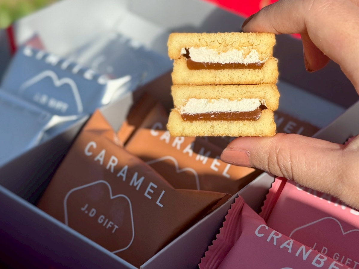 【2026春節禮盒推薦】簡單李:神級奶油夾心餅乾馬年過年禮盒「馭馬歸真」:不只是餅乾,是勇敢與祝福的油畫藝術品! - 第15張圖 【2026春節禮盒推薦】簡單李:神級奶油夾心餅乾馬年過年禮盒「馭馬歸真」:不只是餅乾,是勇敢與祝福的油畫藝術品!