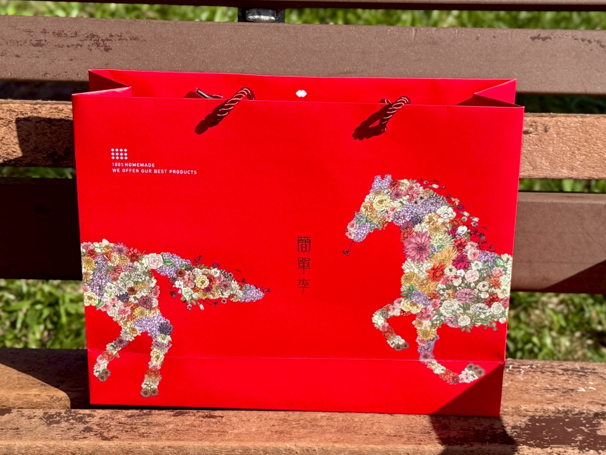 【2026春節禮盒推薦】簡單李:神級奶油夾心餅乾馬年過年禮盒「馭馬歸真」:不只是餅乾,是勇敢與祝福的油畫藝術品! - 第3張圖
