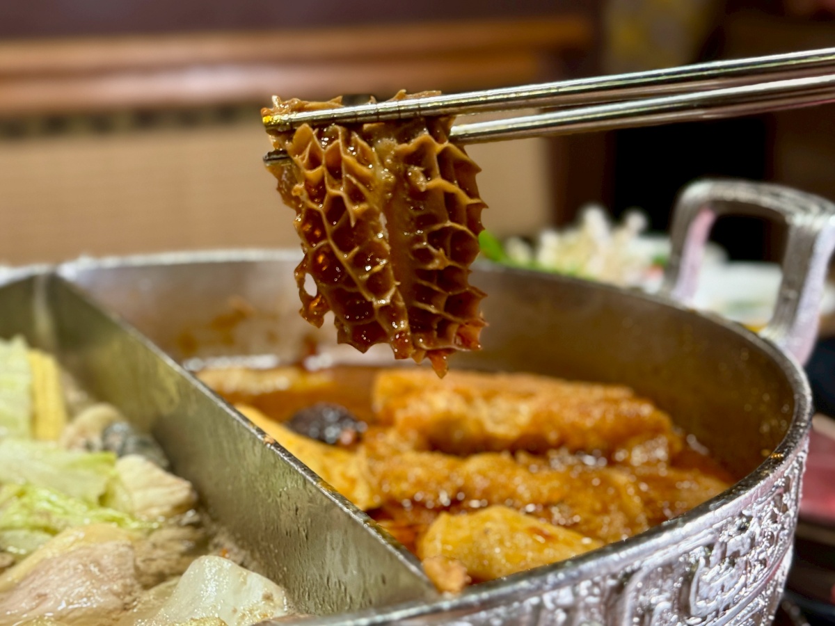 【台北西門火鍋推薦】問鼎 ‧ 皇上吉祥 宮廷火鍋霸氣大升級︱單點及套餐低消$600不分平假日用餐不限時嗨翻天!全台最長酒牆、哈根達斯無限吃 - 第26張圖 【台北西門火鍋推薦】問鼎 ‧ 皇上吉祥 宮廷火鍋霸氣大升級︱單點及套餐低消$600不分平假日用餐不限時嗨翻天!全台最長酒牆、哈根達斯無限吃