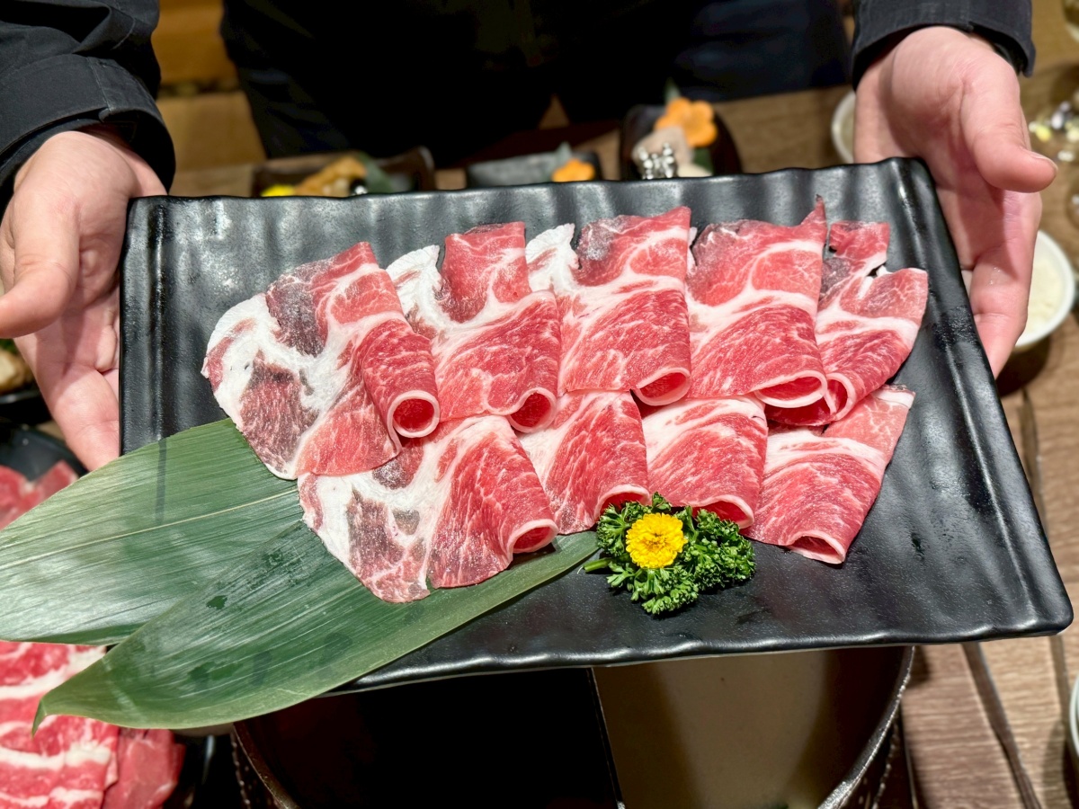 【台北西門火鍋推薦】問鼎 ‧ 皇上吉祥 宮廷火鍋霸氣大升級︱單點及套餐低消$600不分平假日用餐不限時嗨翻天!全台最長酒牆、哈根達斯無限吃 - 第15張圖 【台北西門火鍋推薦】問鼎 ‧ 皇上吉祥 宮廷火鍋霸氣大升級︱單點及套餐低消$600不分平假日用餐不限時嗨翻天!全台最長酒牆、哈根達斯無限吃