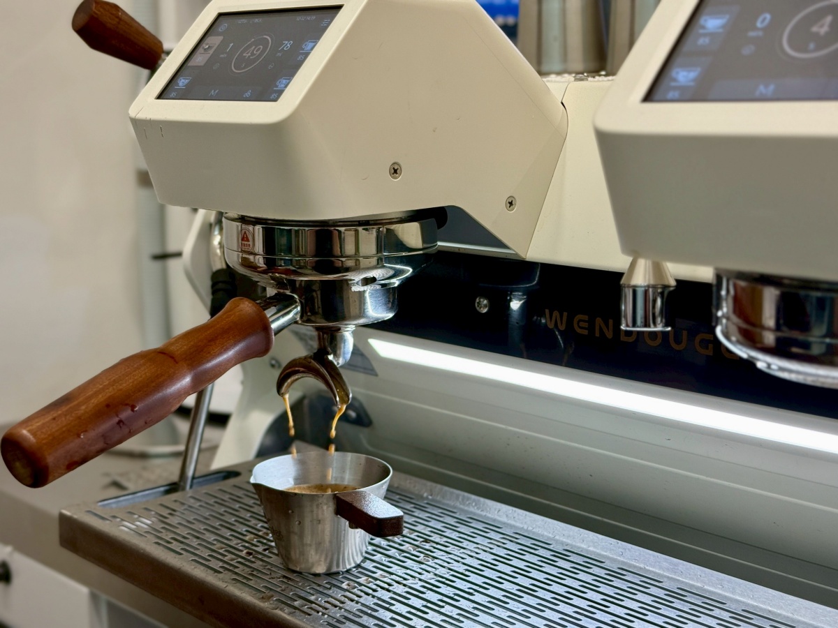 【台北咖啡推薦】GABI COFFEE 嘎逼(博愛店)買杯咖啡哄自已上班吧,不用百元的外帶特調咖啡,上班族醒腦推薦薄荷拿鐵、生椰拿鐵還有奶油冰美式還有外送 - 第4張圖 【台北咖啡推薦】GABI COFFEE 嘎逼(博愛店)買杯咖啡哄自已上班吧,不用百元的外帶特調咖啡,上班族醒腦推薦薄荷拿鐵、生椰拿鐵還有奶油冰美式還有外送