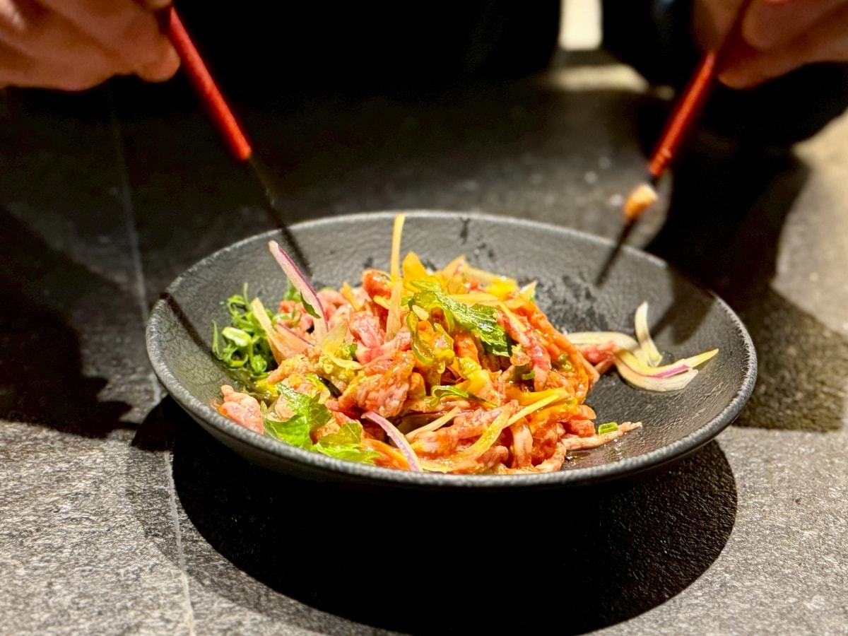 【台北頂級燒肉推薦】碳探和牛專門店：老饕必吃專業代烤碳火燒肉、70年老宅僅 12 席！海膽握壽司、和牛三明治，台北約會慶生聚餐推薦
