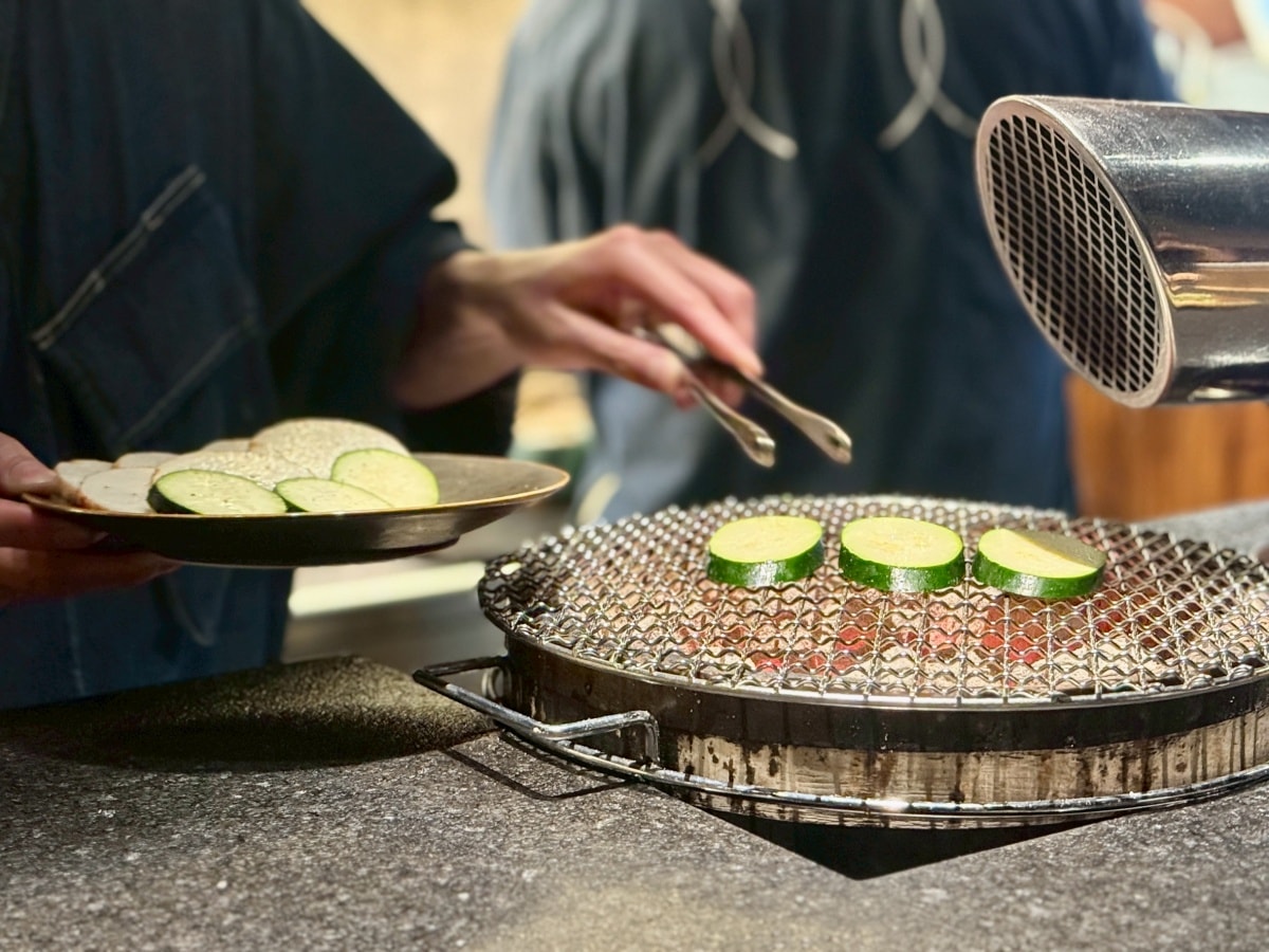 【台北頂級燒肉推薦】碳探和牛專門店：老饕必吃專業代烤碳火燒肉、70年老宅僅 12 席！海膽握壽司、和牛三明治，台北約會慶生聚餐推薦
