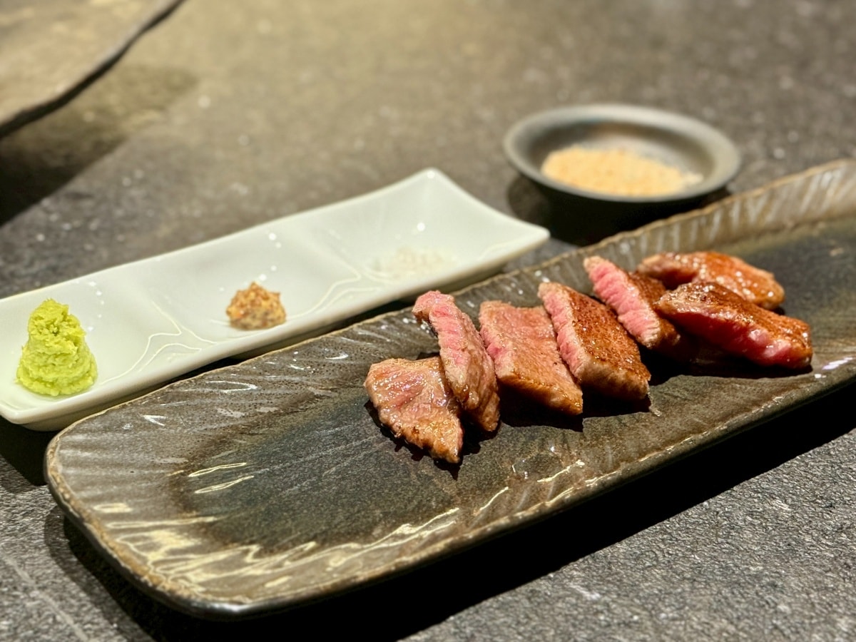 【台北頂級燒肉推薦】碳探和牛專門店：老饕必吃專業代烤碳火燒肉、70年老宅僅 12 席！海膽握壽司、和牛三明治，台北約會慶生聚餐推薦