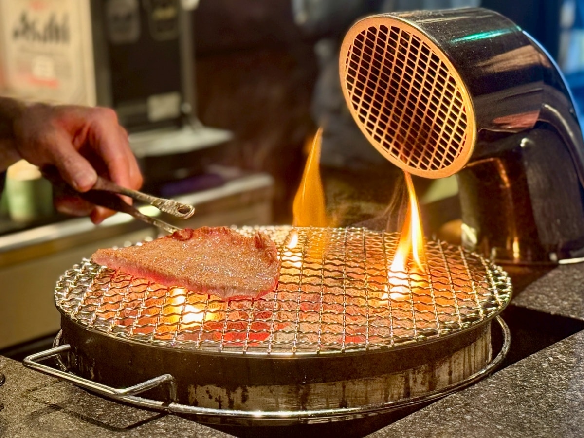 【台北頂級燒肉推薦】碳探和牛專門店：老饕必吃專業代烤碳火燒肉、70年老宅僅 12 席！海膽握壽司、和牛三明治，台北約會慶生聚餐推薦