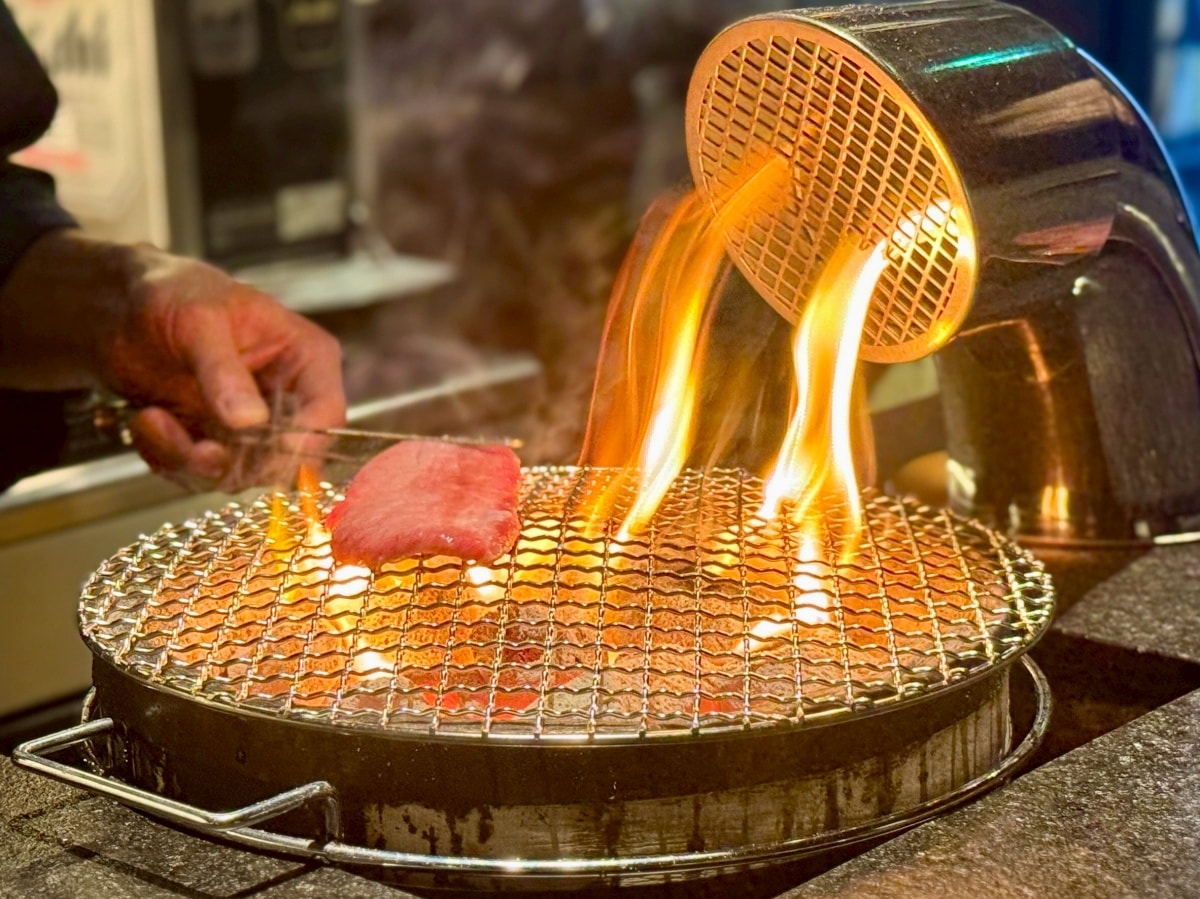 【台北頂級燒肉推薦】碳探和牛專門店：老饕必吃專業代烤碳火燒肉、70年老宅僅 12 席！海膽握壽司、和牛三明治，台北約會慶生聚餐推薦