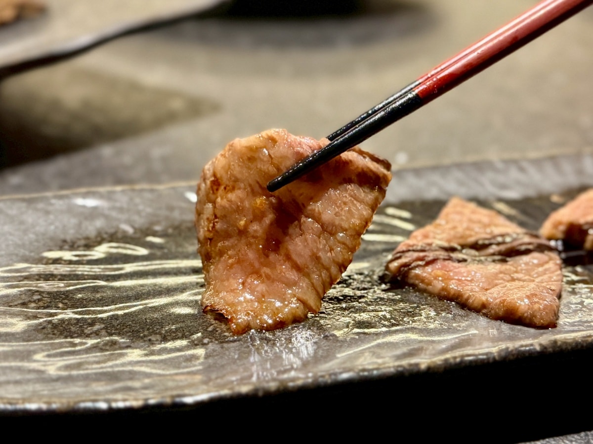 【台北頂級燒肉推薦】碳探和牛專門店：老饕必吃專業代烤碳火燒肉、70年老宅僅 12 席！海膽握壽司、和牛三明治，台北約會慶生聚餐推薦