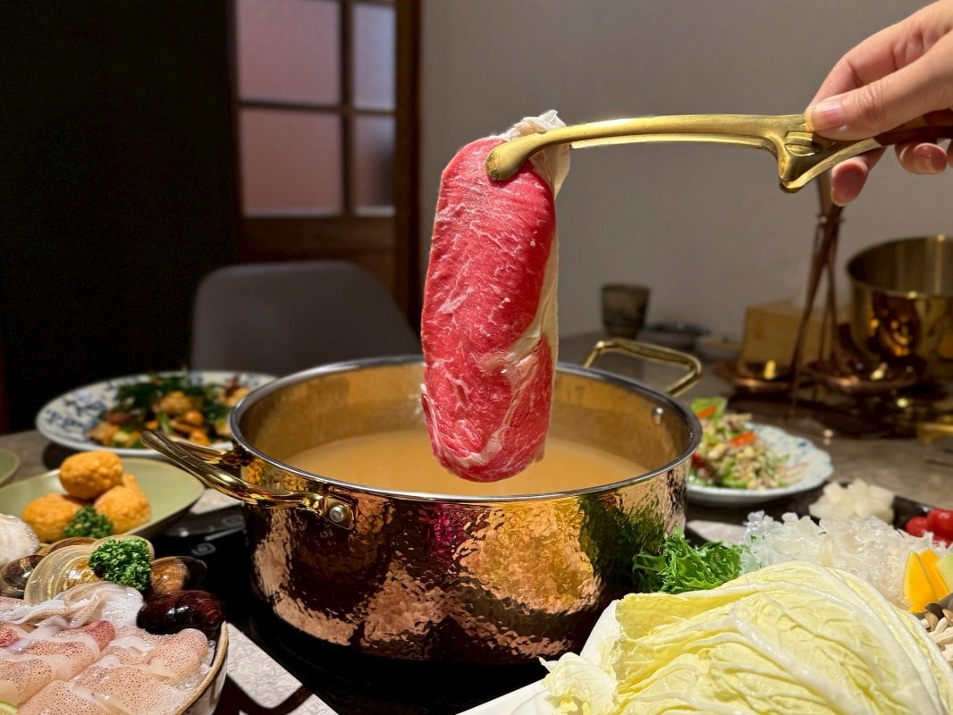 【台北大安火鍋推薦】聚食釜：台式頂級蝦湯鍋物，蝦湯濃郁爆表還可以升級黃金雜炊