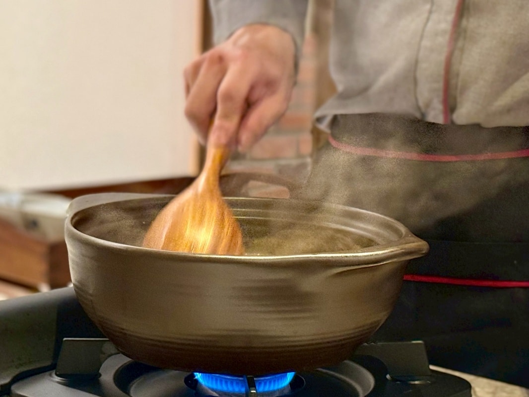 【台北大安火鍋推薦】聚食釜：台式頂級蝦湯鍋物，蝦湯濃郁爆表還可以升級黃金雜炊