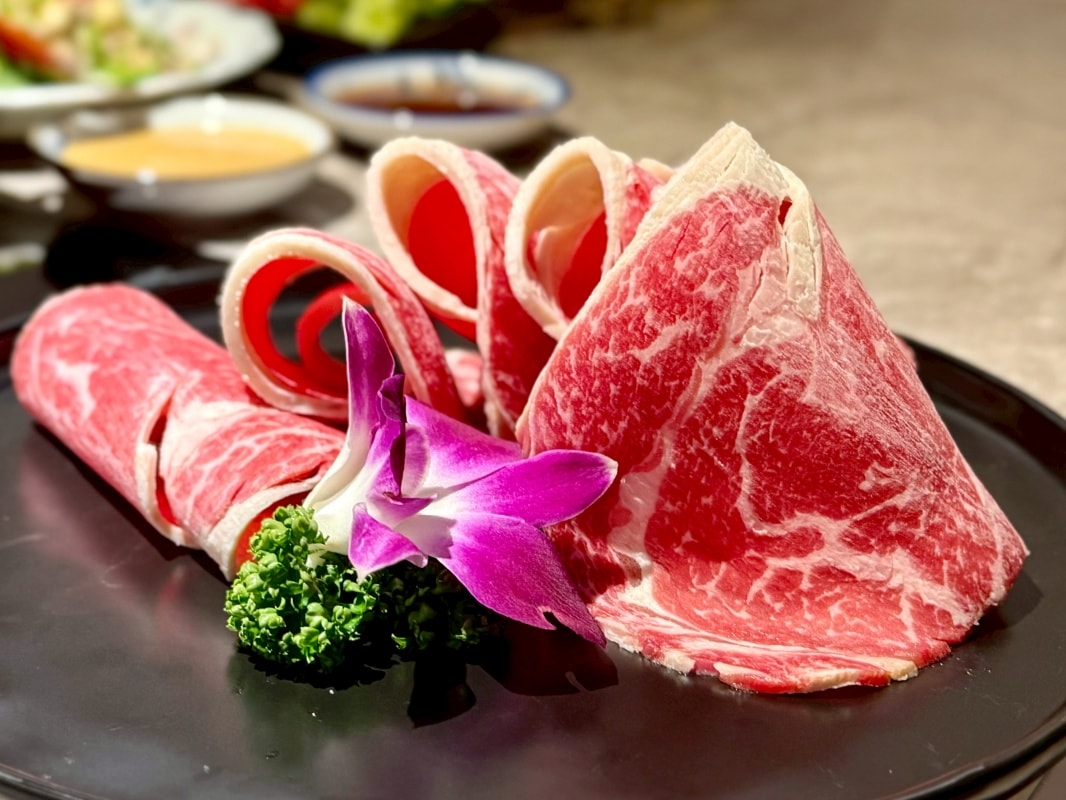 【台北大安火鍋推薦】聚食釜：台式頂級蝦湯鍋物，蝦湯濃郁爆表還可以升級黃金雜炊