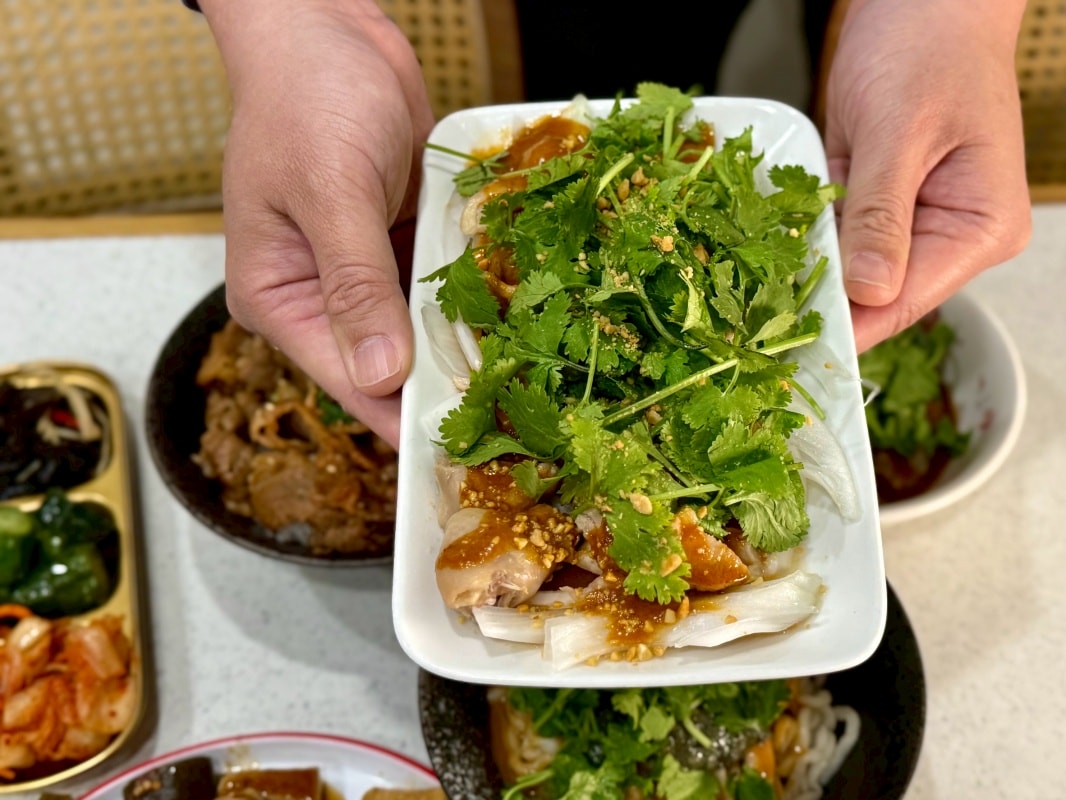 【三重美食小吃推薦】一記麻(雞湯.麻辣.台式滷味)香菜皮蛋麵控的最愛、紅油抄手還有肉滿滿的韓式烤肉飯、麻辣滷肉飯 - 第17張圖 【三重美食小吃推薦】一記麻(雞湯.麻辣.台式滷味)香菜皮蛋麵控的最愛、紅油抄手還有肉滿滿的韓式烤肉飯、麻辣滷肉飯