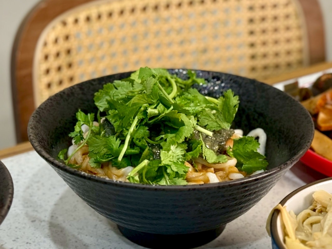 【三重美食小吃推薦】一記麻(雞湯.麻辣.台式滷味)香菜皮蛋麵控的最愛、紅油抄手還有肉滿滿的韓式烤肉飯、麻辣滷肉飯 - 第8張圖 【三重美食小吃推薦】一記麻(雞湯.麻辣.台式滷味)香菜皮蛋麵控的最愛、紅油抄手還有肉滿滿的韓式烤肉飯、麻辣滷肉飯