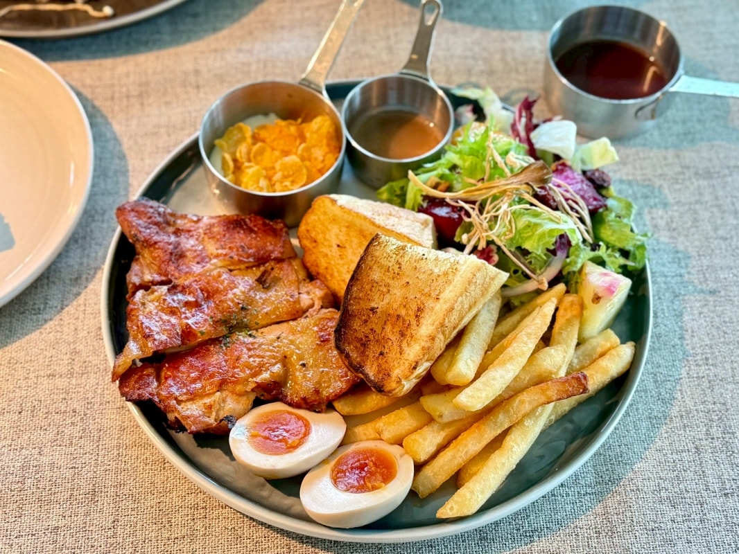 【桃園新景觀餐廳】Moon Island 沐嶋 Bistro桃園旗艦店:座落龍山生態公園綠意中的灰色美學,人氣景點龍山地下宮殿,內壢網美餐廳打卡新地標(內有最新菜單) - 第8張圖 【桃園新景觀餐廳】Moon Island 沐嶋 Bistro桃園旗艦店:座落龍山生態公園綠意中的灰色美學,人氣景點龍山地下宮殿,內壢網美餐廳打卡新地標(內有最新菜單)