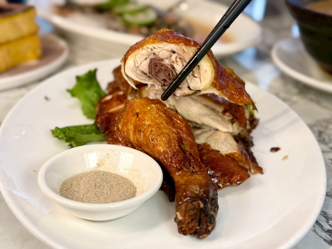 【台北東區美食】荷李活茶街 ：台北忠孝SOGO必吃港式茶餐廳，葡式蛋塔新上市還有邪惡珍珠漏奶華、金牌脆皮雞！