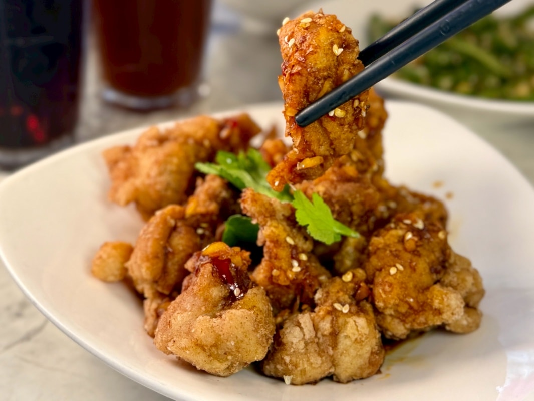 【台北東區美食】荷李活茶街 ：台北忠孝SOGO必吃港式茶餐廳，葡式蛋塔新上市還有邪惡珍珠漏奶華、金牌脆皮雞！