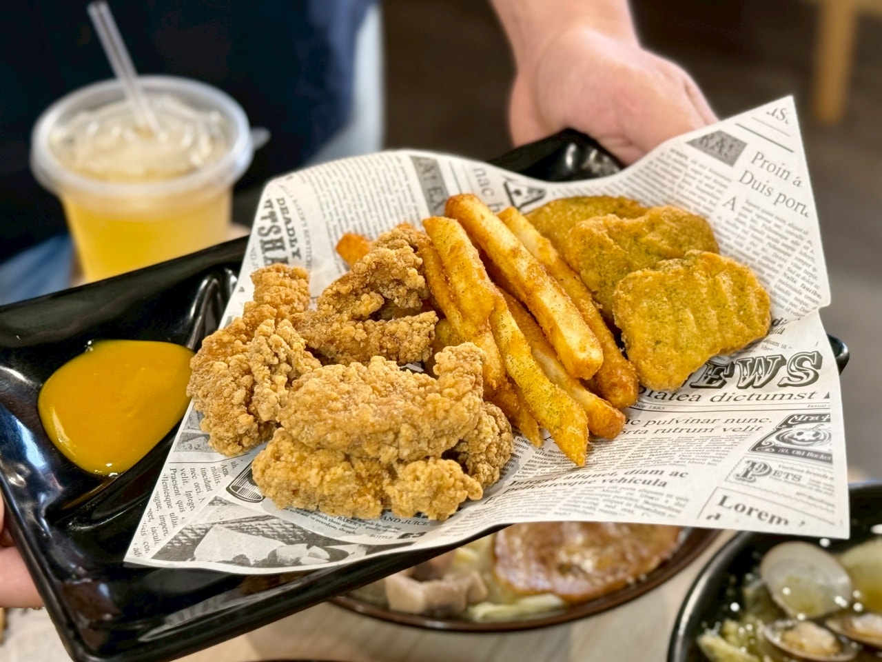 【樹林美食推薦】二春外鍋燒專賣店：內用可免費續拉麵一次，新推草蝦滿盛超大碗鍋燒意麵爆量登場