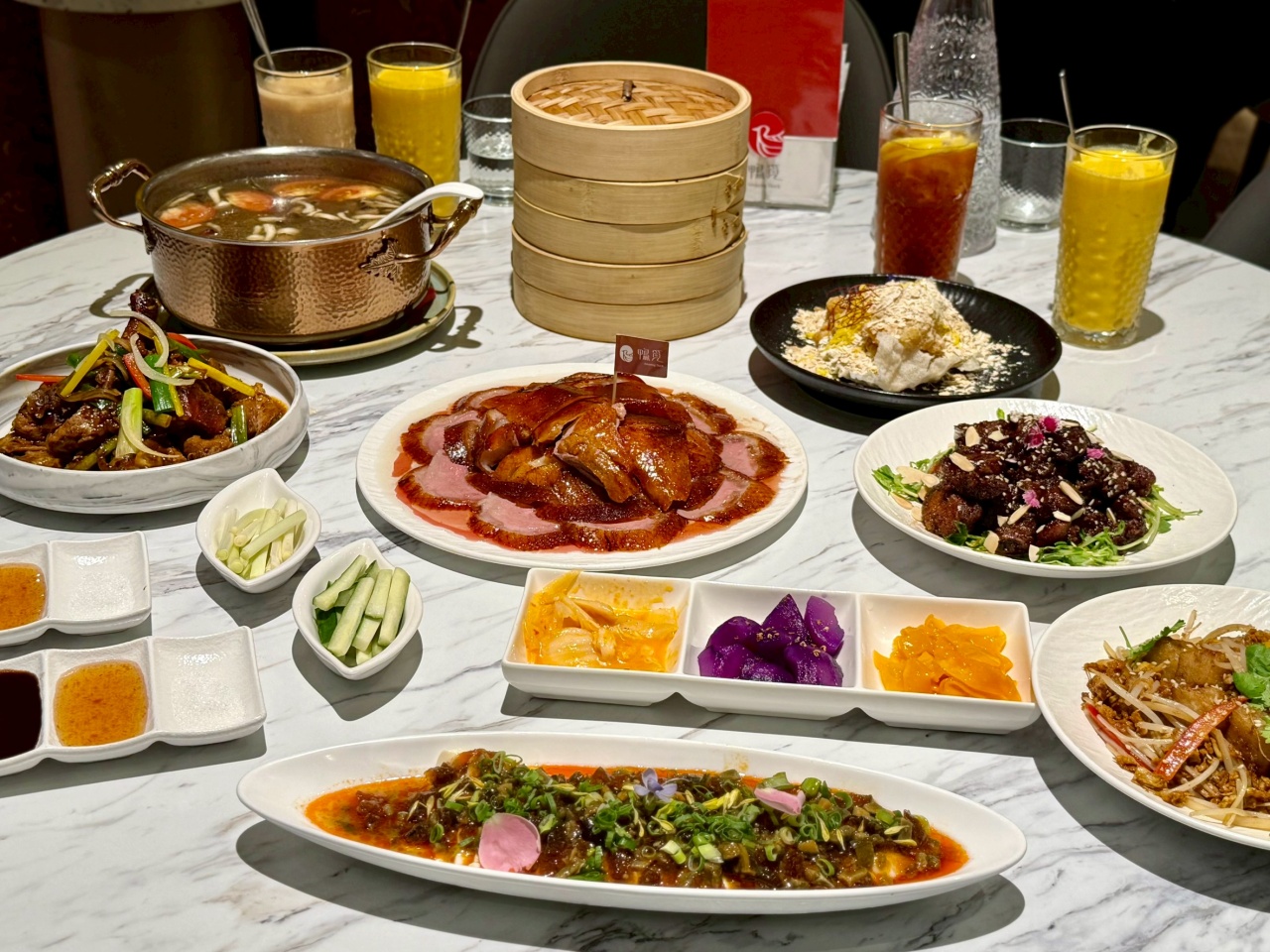 【信義區必吃美食】鴨覓烤鴨餐廳:人氣烤鴨餐廳到信義區啦!一鴨多吃兩個人四個人不管多少人都可以吃,約會聚餐都超適合 - 第1張圖 【信義區必吃美食】鴨覓烤鴨餐廳:人氣烤鴨餐廳到信義區啦!一鴨多吃兩個人四個人不管多少人都可以吃,約會聚餐都超適合