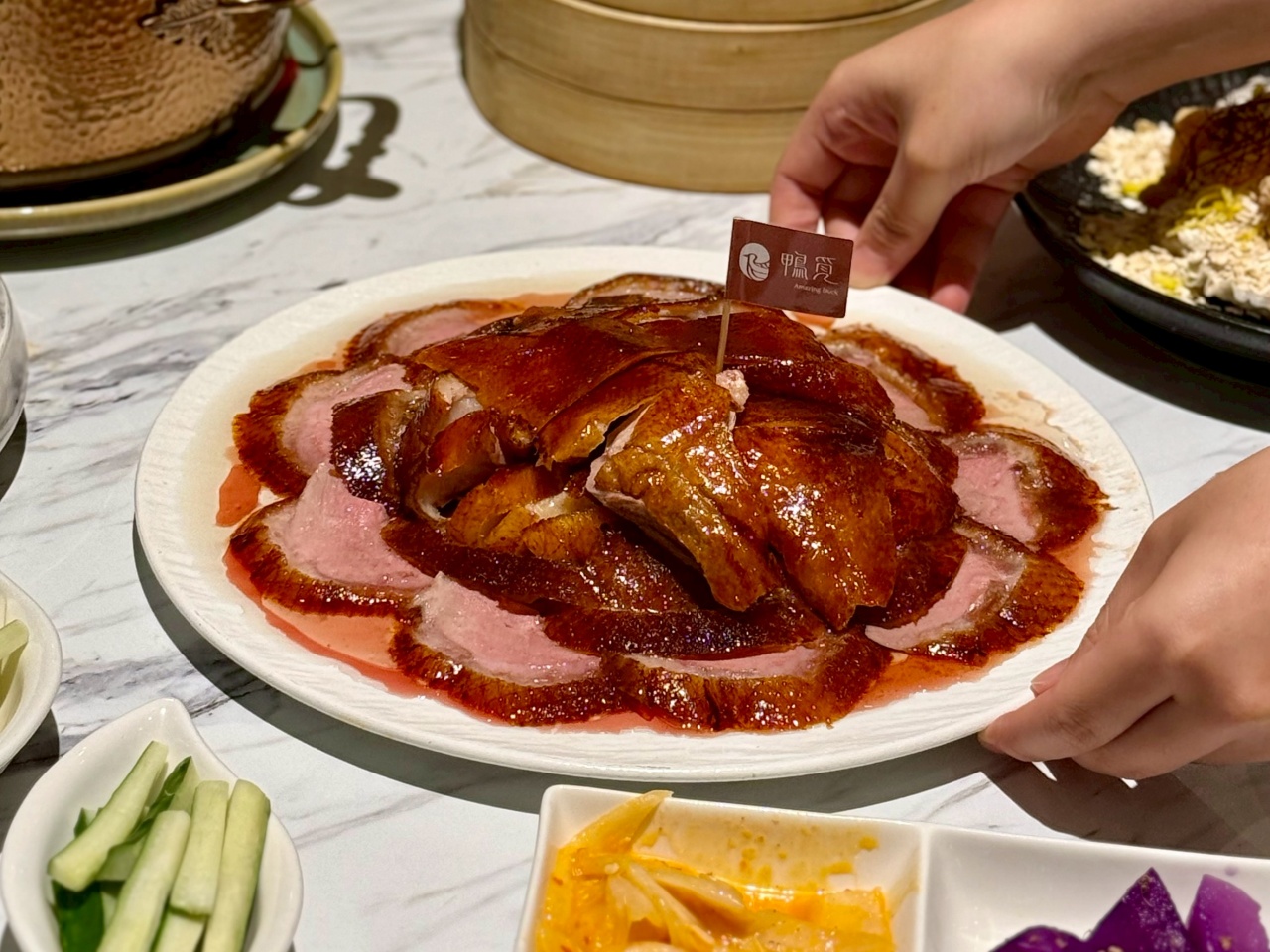 【信義區必吃美食】鴨覓烤鴨餐廳:人氣烤鴨餐廳到信義區啦!一鴨多吃兩個人四個人不管多少人都可以吃,約會聚餐都超適合 - 第5張圖 【信義區必吃美食】鴨覓烤鴨餐廳:人氣烤鴨餐廳到信義區啦!一鴨多吃兩個人四個人不管多少人都可以吃,約會聚餐都超適合