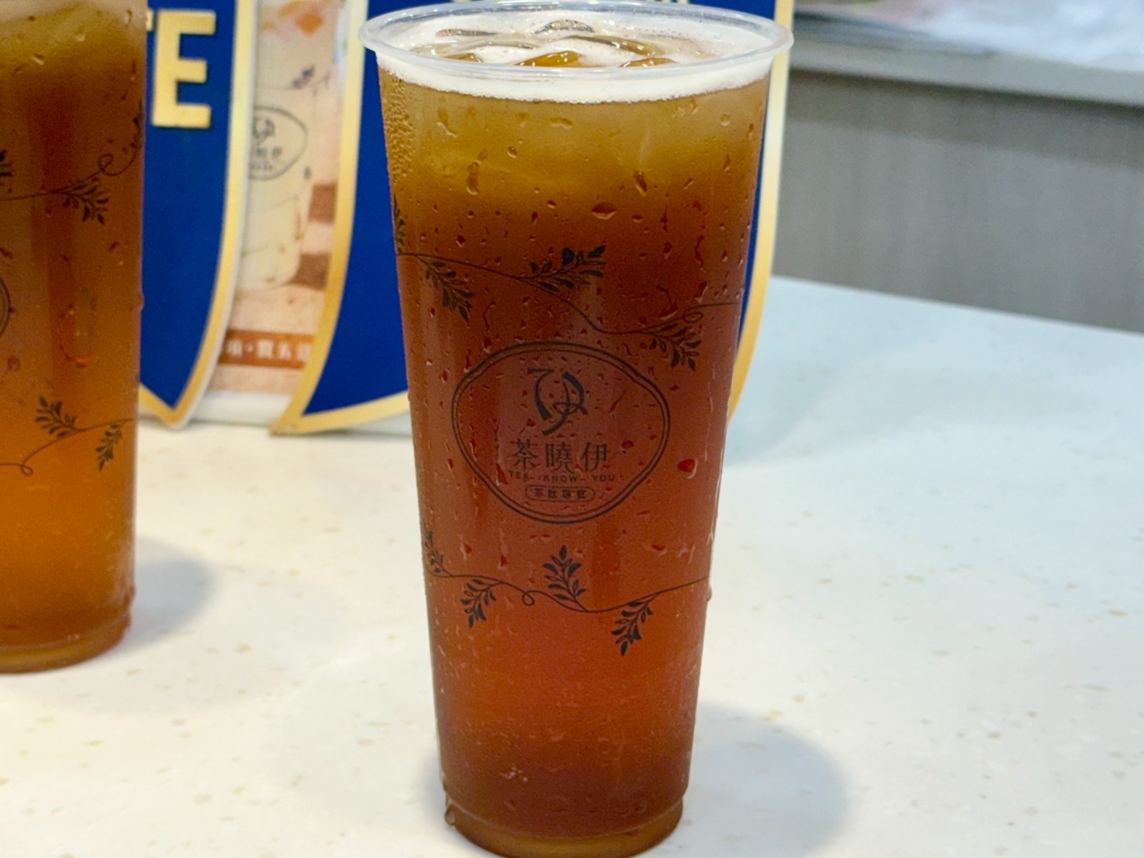 【內湖手搖飲推薦】茶曉伊新推出「蜜桃正當時」真果肉系列！加碼開箱 4 杯國際得獎茶